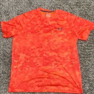 Men’s Under Armour Large Heat Gear T-shirt